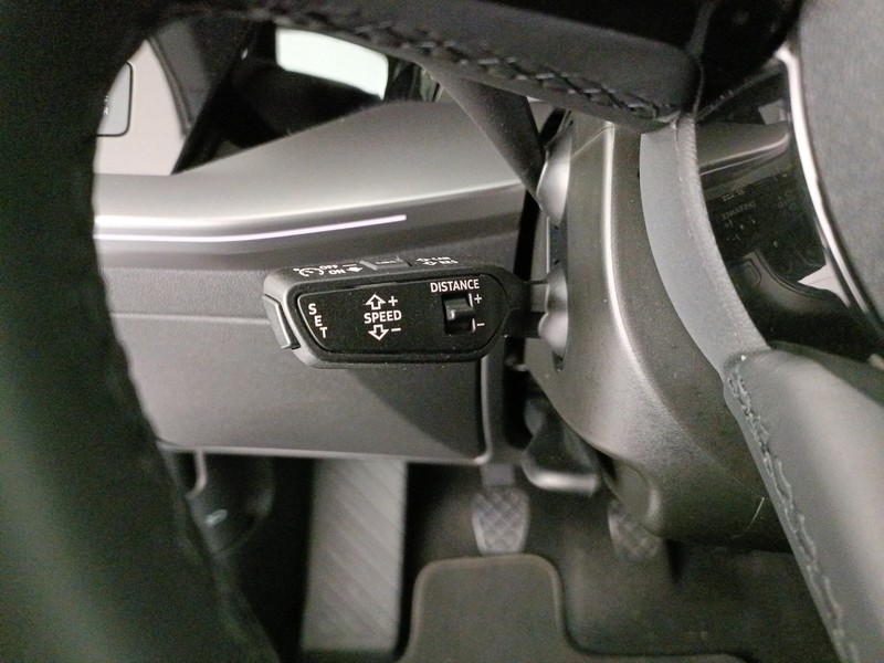 Audi A3 sedan 30 1.0 tfsi business advanced