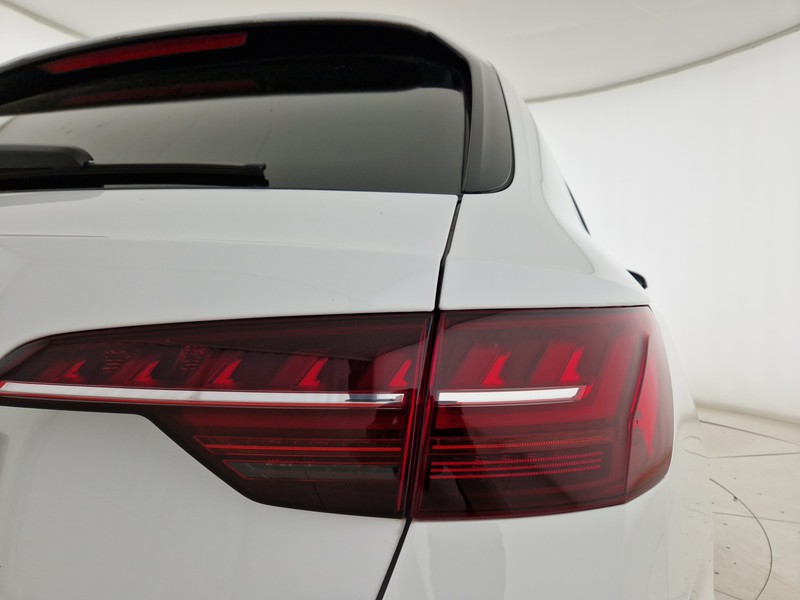 Audi A4 avant 30 2.0 tdi mhev s line edition 136cv s-tronic