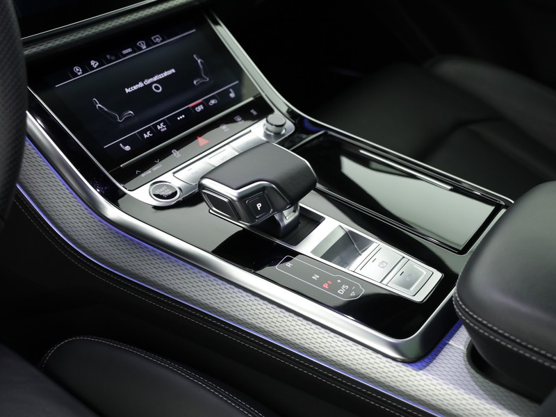 Audi Q8 50 3.0 tdi mhev sport quattro tiptronic