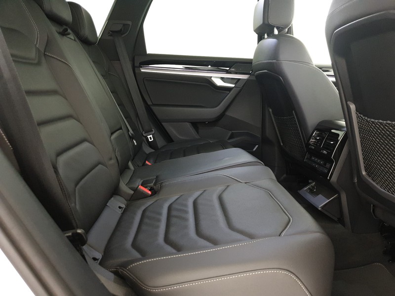 Volkswagen Touareg 3.0 v6 tdi elegance r-line exterior pack 286cv tiptronic