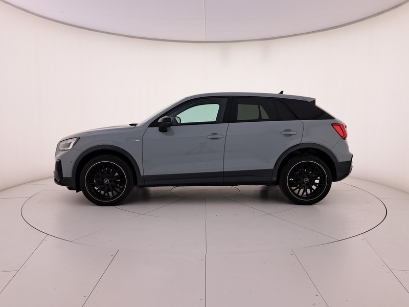 Audi Q2 30 2.0 tdi identity black