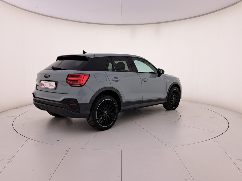 Audi Q2 30 2.0 tdi identity black