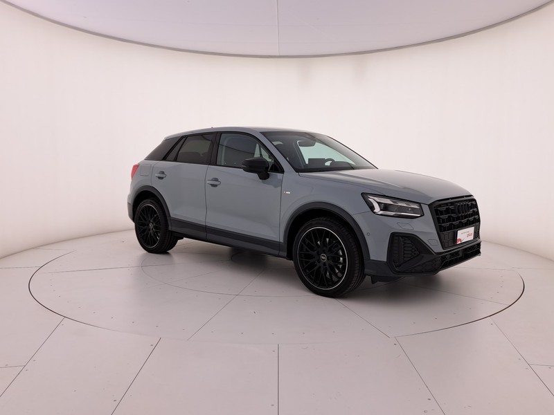 Audi Q2 30 2.0 tdi identity black