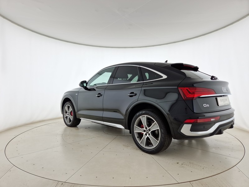 Audi Q5 sportback 40 2.0 tdi mhev 12v s line plus quattro s-tronic