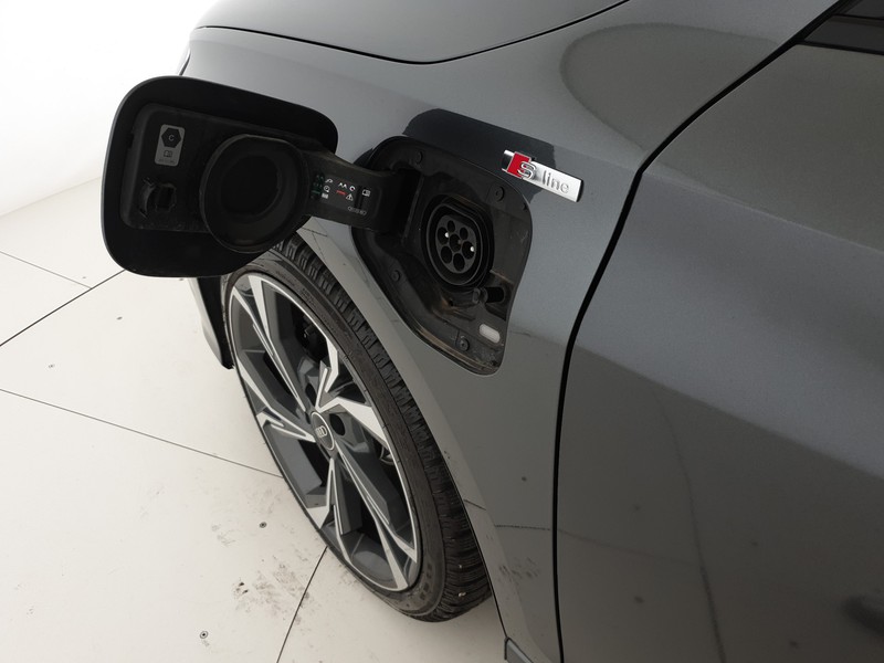 Audi A3 Sportback 40TFSIe 204CV S tronic S line Edition