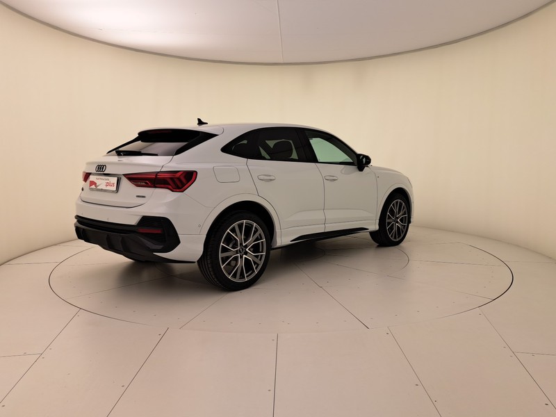 Audi Q3 sportback 40 2.0 tdi identity black quattro 193cv s-tronic