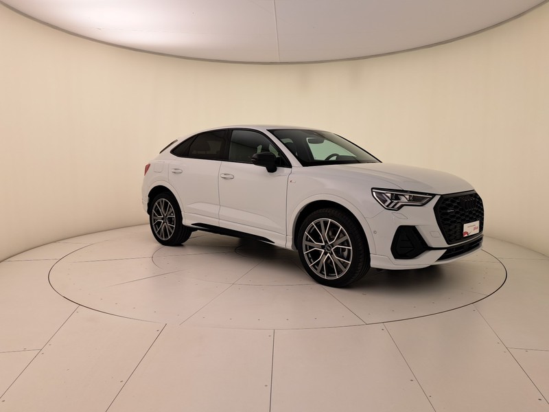Audi Q3 sportback 40 2.0 tdi identity black quattro 193cv s-tronic
