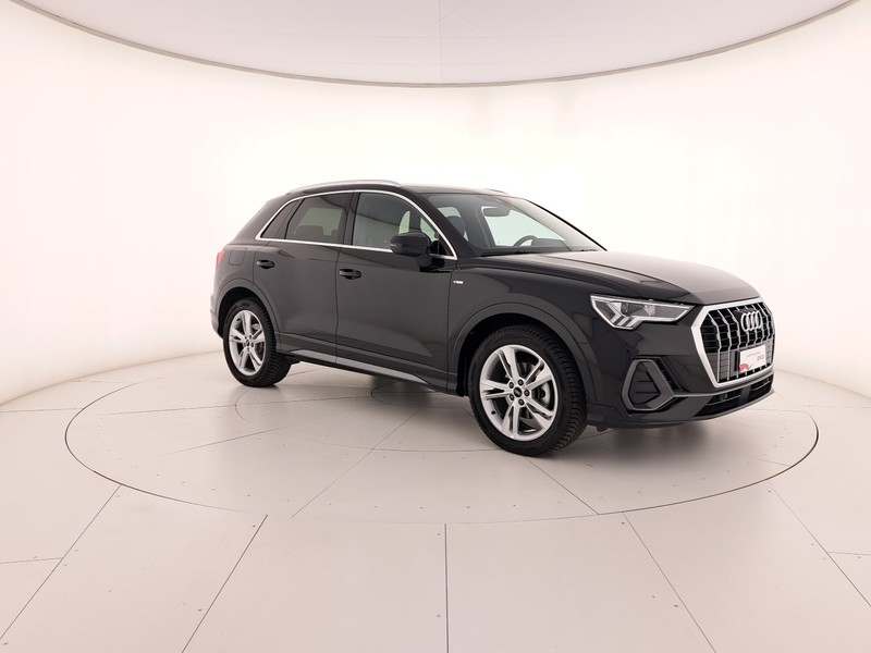 Audi Q3 35 2.0 tdi s line edition s-tronic