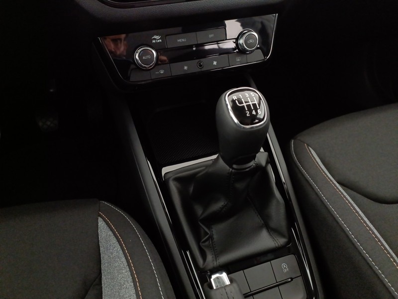 Skoda Kamiq 1.0 tsi black dots 115cv