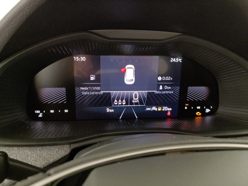 Skoda Kamiq 1.0 tsi black dots 115cv