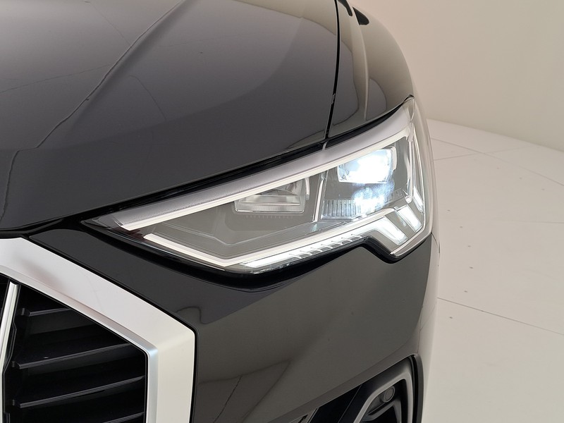 Audi Q3 35 2.0 tdi s line edition s-tronic