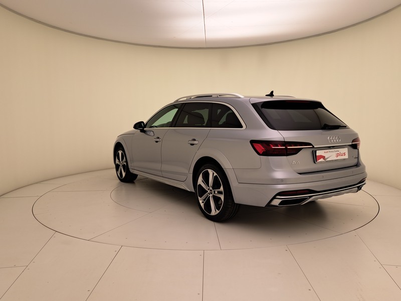 Audi A4 allroad allroad 40 2.0 tdi mhev identity contrast quattro 204cv s-tronic