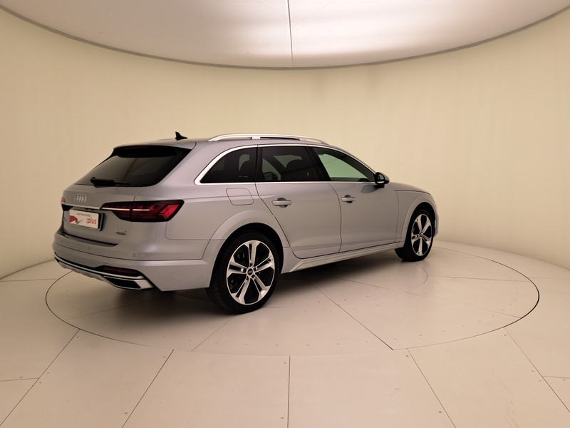 Audi A4 allroad allroad 40 2.0 tdi mhev identity contrast quattro 204cv s-tronic