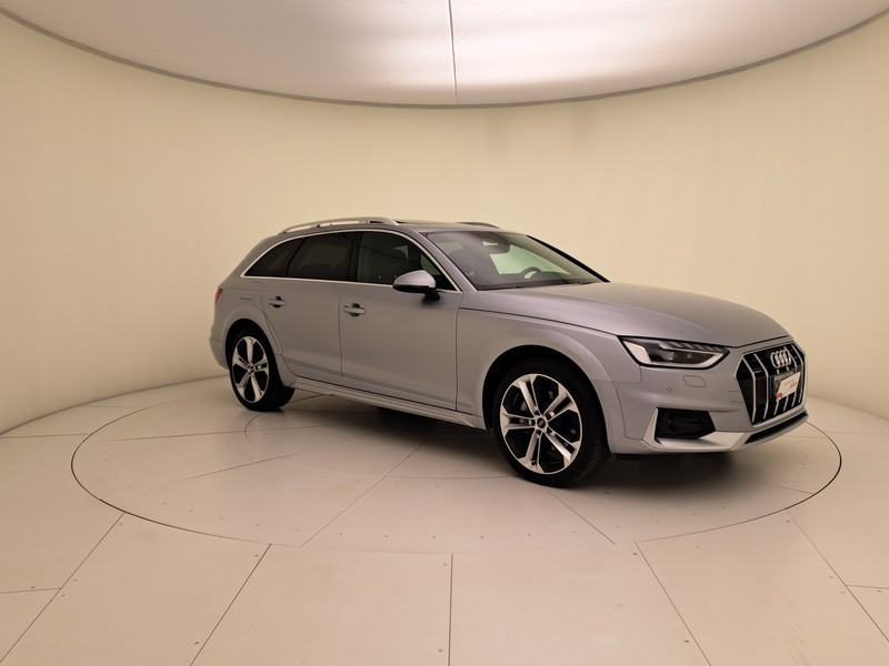 Audi A4 allroad allroad 40 2.0 tdi mhev identity contrast quattro 204cv s-tronic