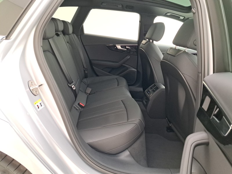 Audi A4 allroad allroad 40 2.0 tdi mhev identity contrast quattro 204cv s-tronic