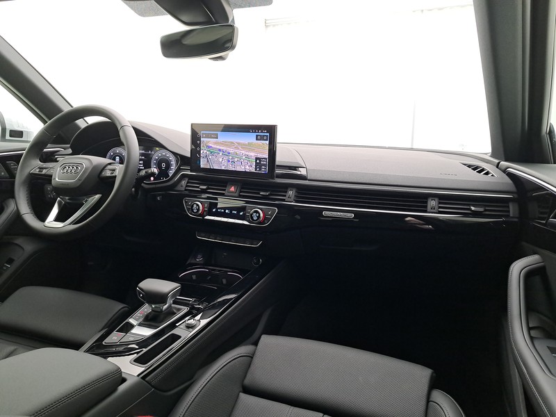 Audi A4 allroad allroad 40 2.0 tdi mhev identity contrast quattro 204cv s-tronic