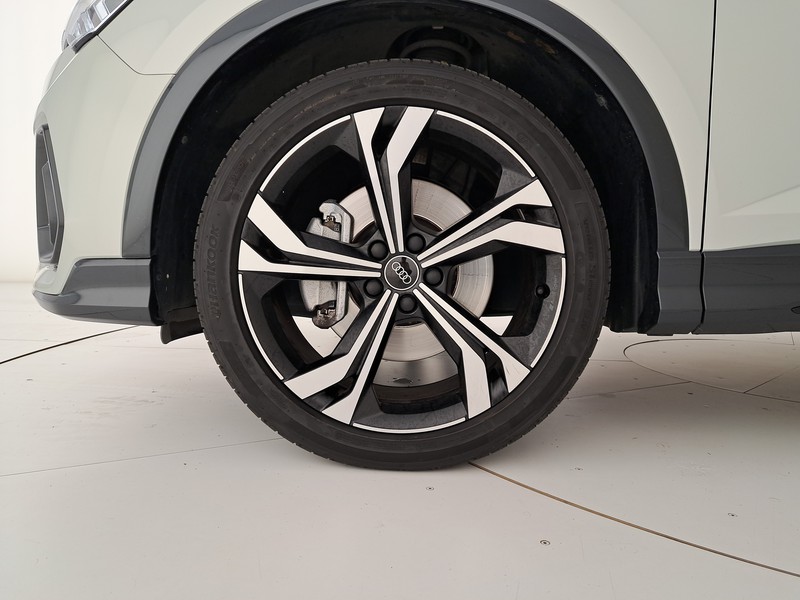 Audi Q3 sportback 45 1.4 tfsi e identity black s-tronic