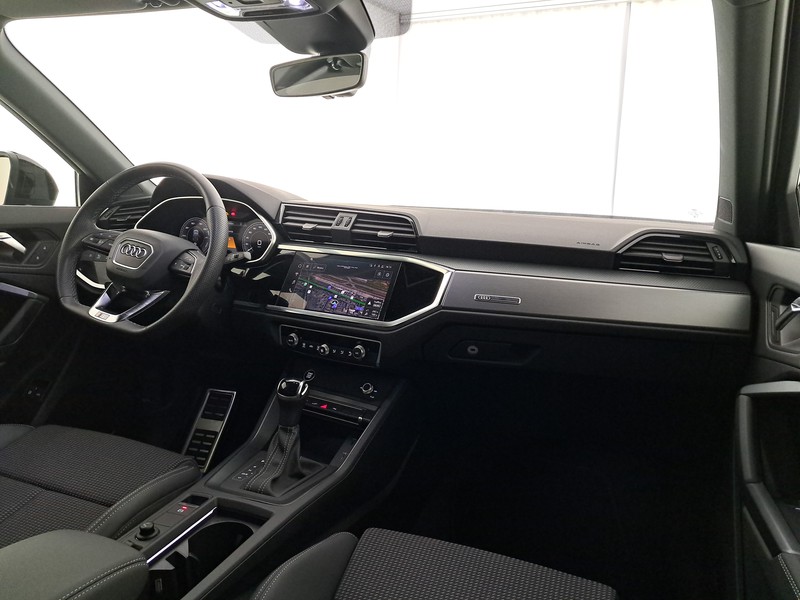 Audi Q3 sportback 45 1.4 tfsi e identity black s-tronic