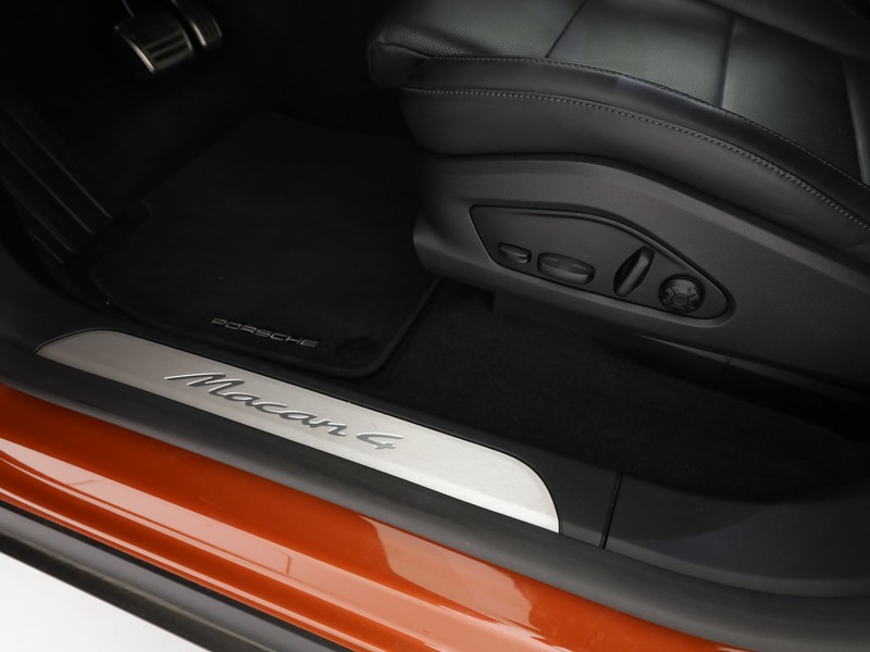 Porsche Macan 4