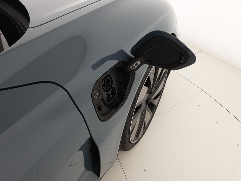 Audi e-tron GT quattro 530CV