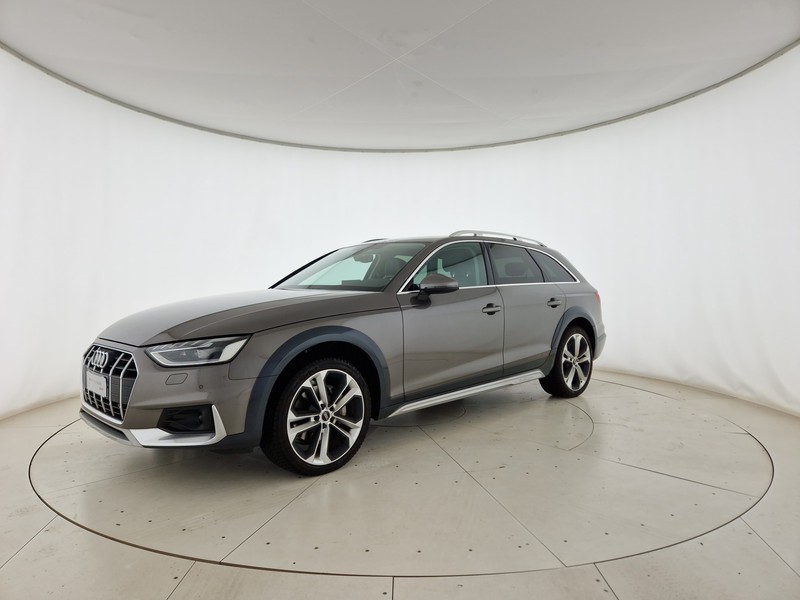 Audi A4 allroad allroad 40 2.0 tdi mhev identity contrast quattro 204cv s-tronic