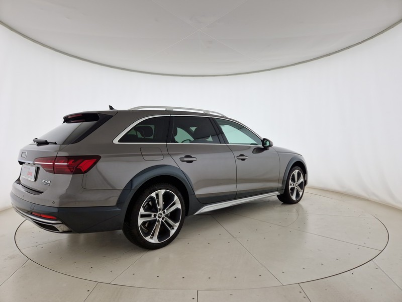 Audi A4 allroad allroad 40 2.0 tdi mhev identity contrast quattro 204cv s-tronic