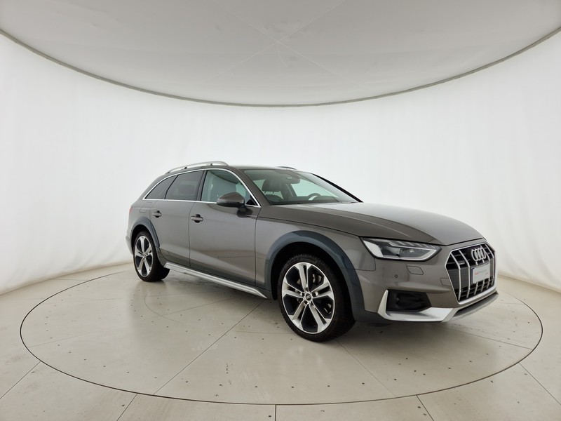 Audi A4 allroad allroad 40 2.0 tdi mhev identity contrast quattro 204cv s-tronic