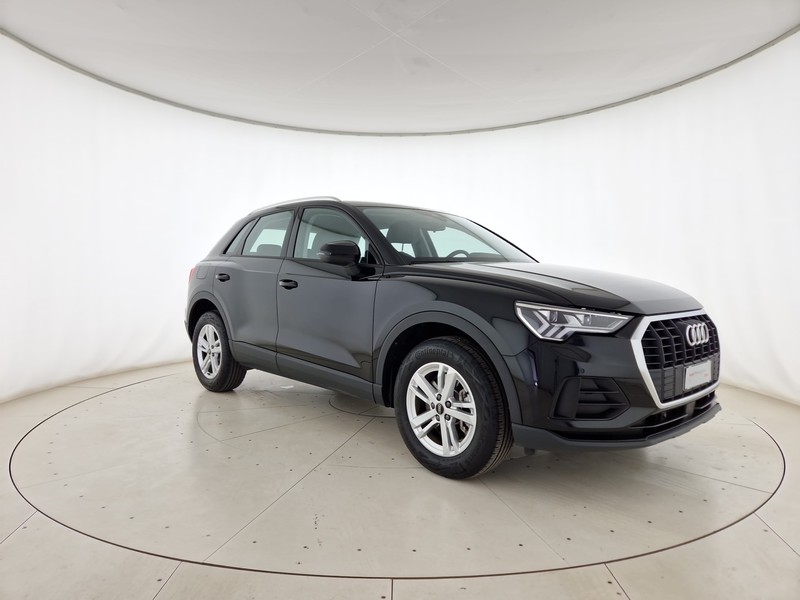 Audi Q3 45 1.4 tfsi e business s-tronic