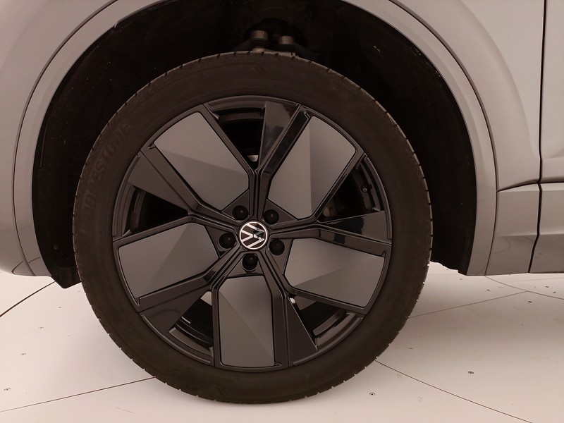 Volkswagen Touareg 3.0 v6 tdi scr r-line 231cv auto