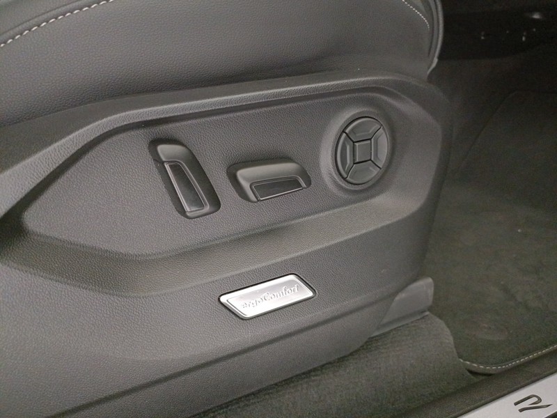 Volkswagen Touareg 3.0 v6 tdi scr r-line 231cv auto