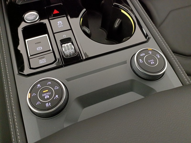 Volkswagen Touareg 3.0 v6 tdi scr r-line 231cv auto