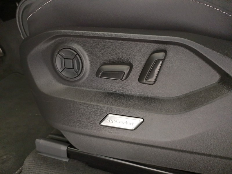 Volkswagen Touareg 3.0 v6 tdi scr r-line 231cv auto