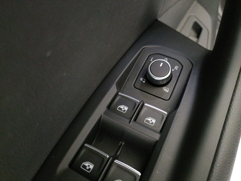 Volkswagen Touareg 3.0 v6 tdi scr r-line 231cv auto