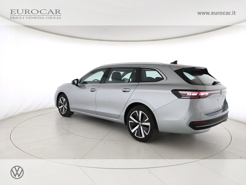 Volkswagen Passat 1.5 tsi ehybrid business 204cv dsg