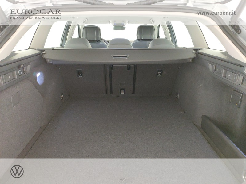 Volkswagen Passat 1.5 tsi ehybrid business 204cv dsg
