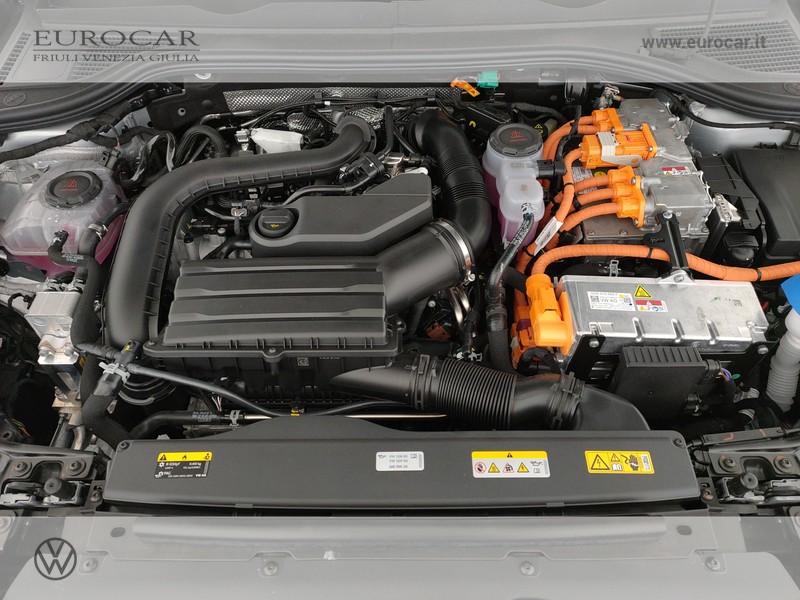 Volkswagen Passat 1.5 tsi ehybrid business 204cv dsg