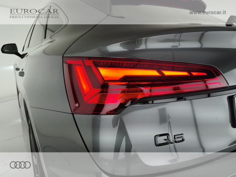 Audi Q5 sportback 40 2.0 tfsi mhev 12v identity black quattro s-tronic