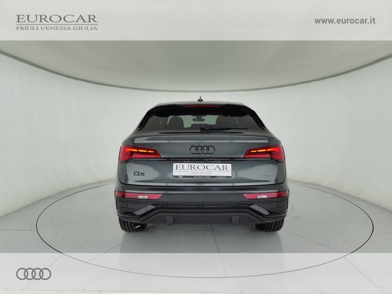 Audi Q5 sportback 40 2.0 tfsi mhev 12v identity black quattro s-tronic