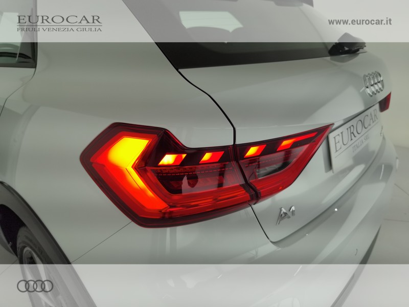 Audi A1 allstreet 30 1.0 tfsi identity contrast 116cv s tronic