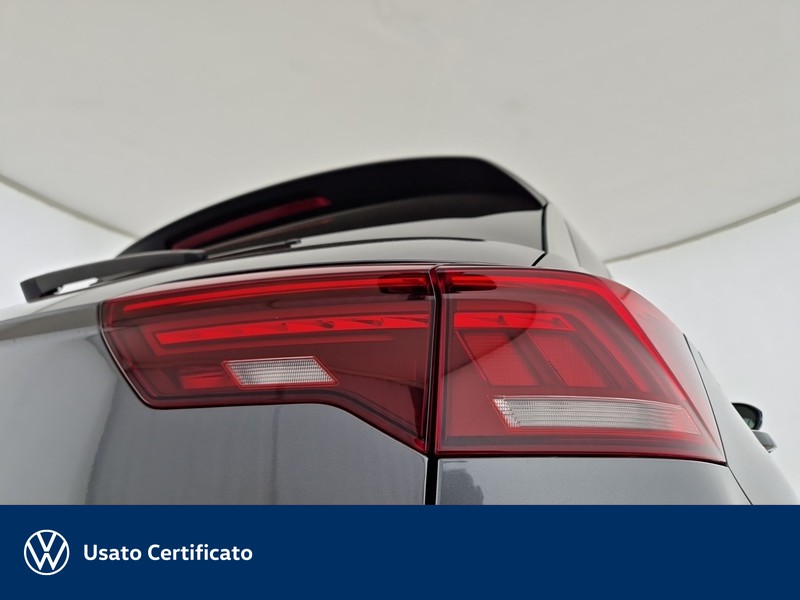 Volkswagen T-Roc 1.0 tsi r-line 110cv