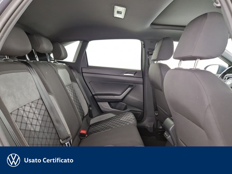 Volkswagen Taigo 1.0 tsi r-line 110cv
