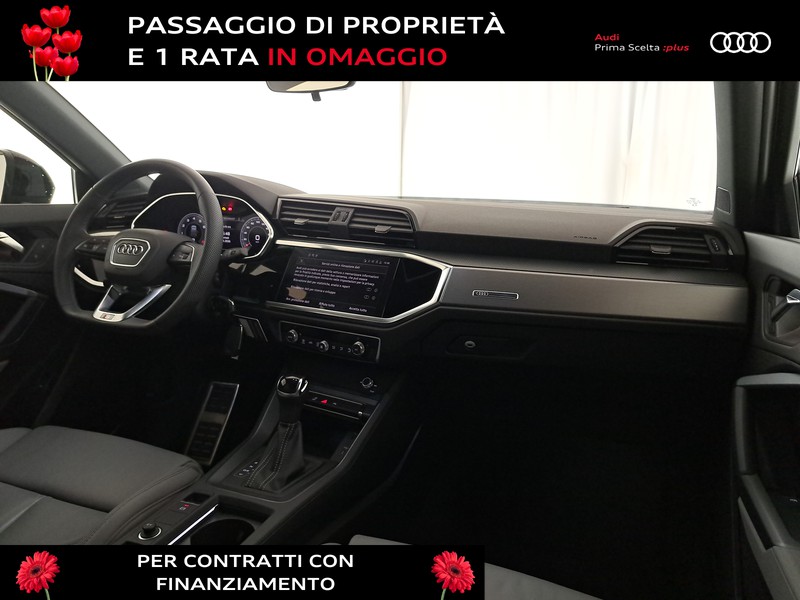 Audi Q3 sportback 35 1.5 tfsi identity black s-tronic