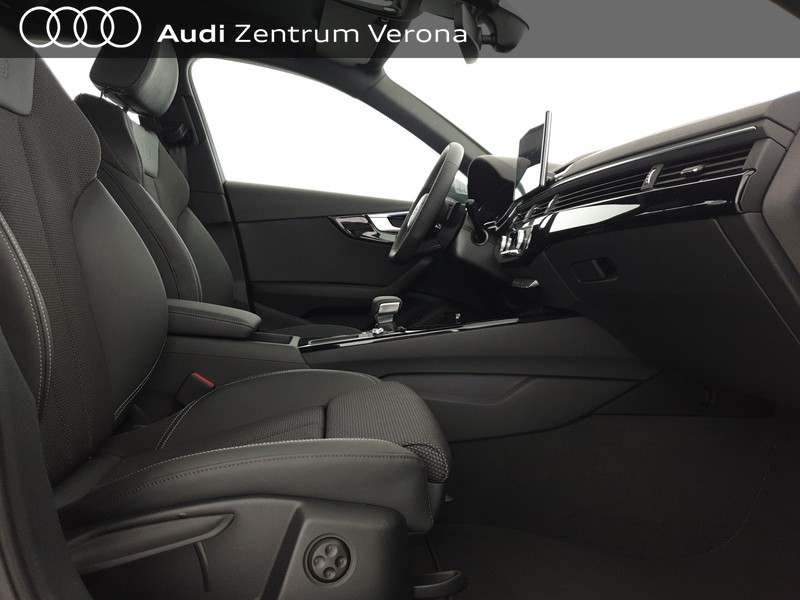 Audi A4 40g-tron 170CV Str S line Edition Listino: 62.377€