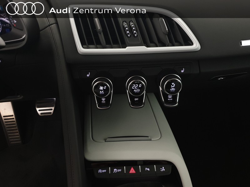Audi R8 Coupè 5.2TFSI 570CV Str performance RWD L:200.153€